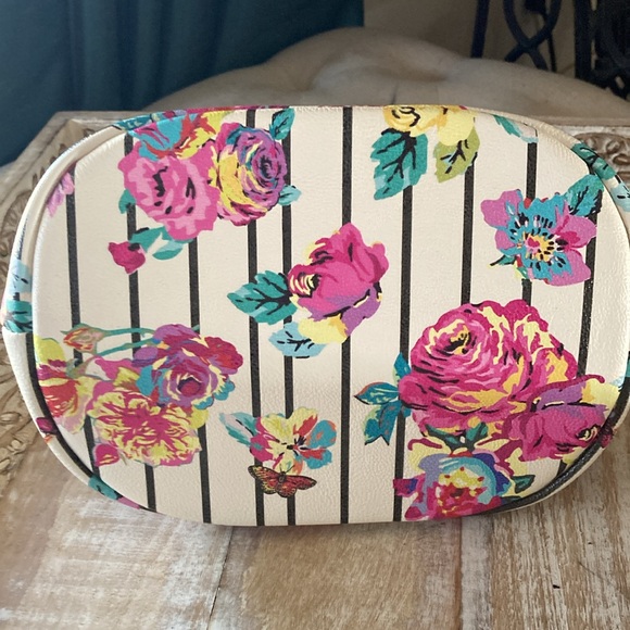 Betsy Johnson purse - Picture 4 of 4